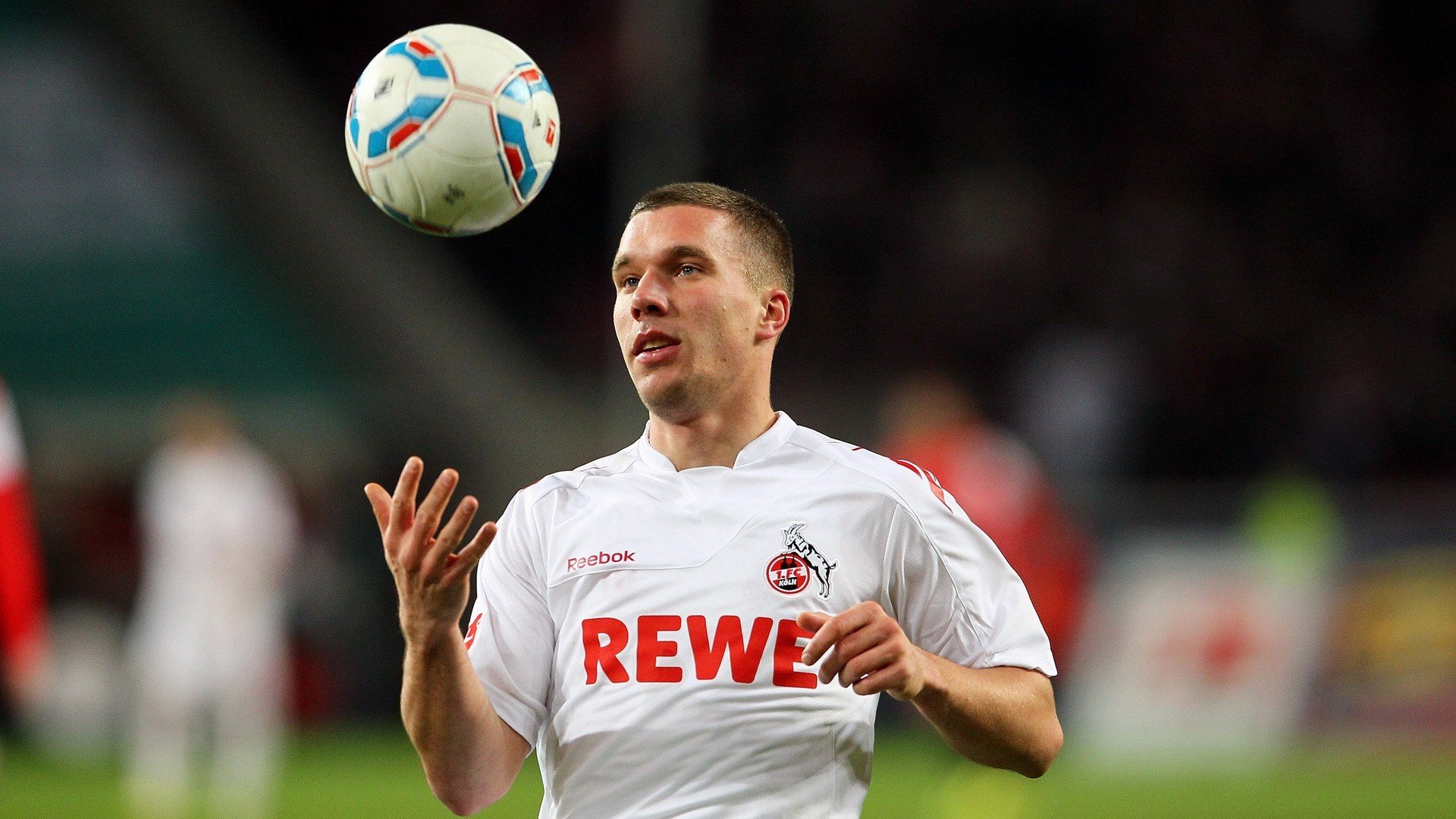 体育新闻中心特别快讯发布，体育新闻最新消息