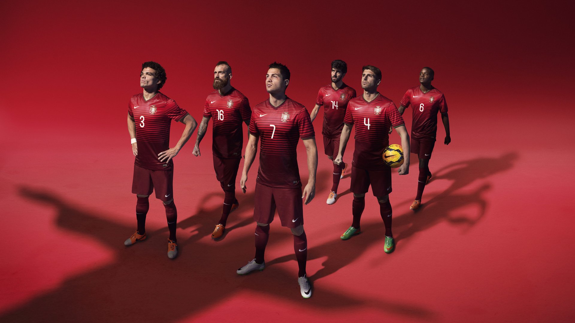 乐鱼体育在线-C罗：退役会落泪，距千球仅差48球，c罗退役计划