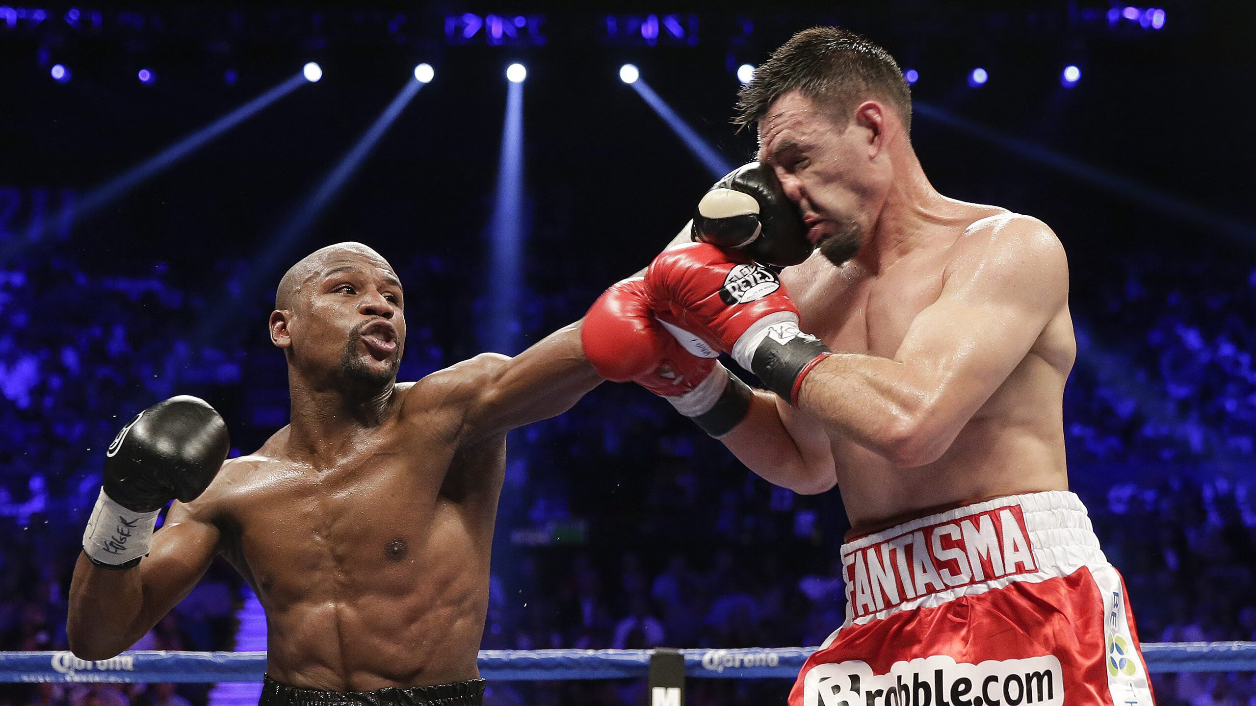 LOL精彩操作点燃全网观众，lol精彩操作集锦在哪看